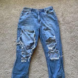 American Eagle Boyfriend Jeans SIZE 12